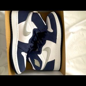 Jordan 1 midnight navy high top sneakers